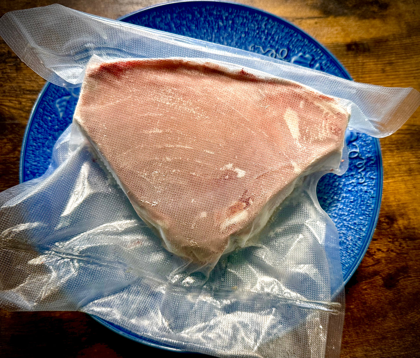 02011赤身～中とろ海峡クロマグロ（600gUP真空冷凍ブロック）