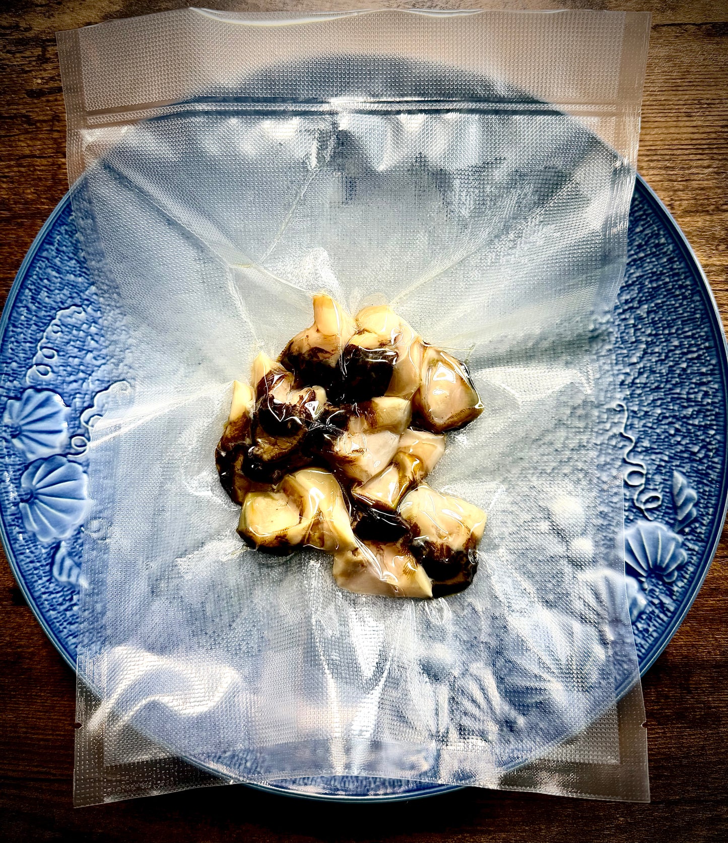 02006朝獲れ蒸サザエ　お試しサイズ（200ｇUP）（真空冷凍）